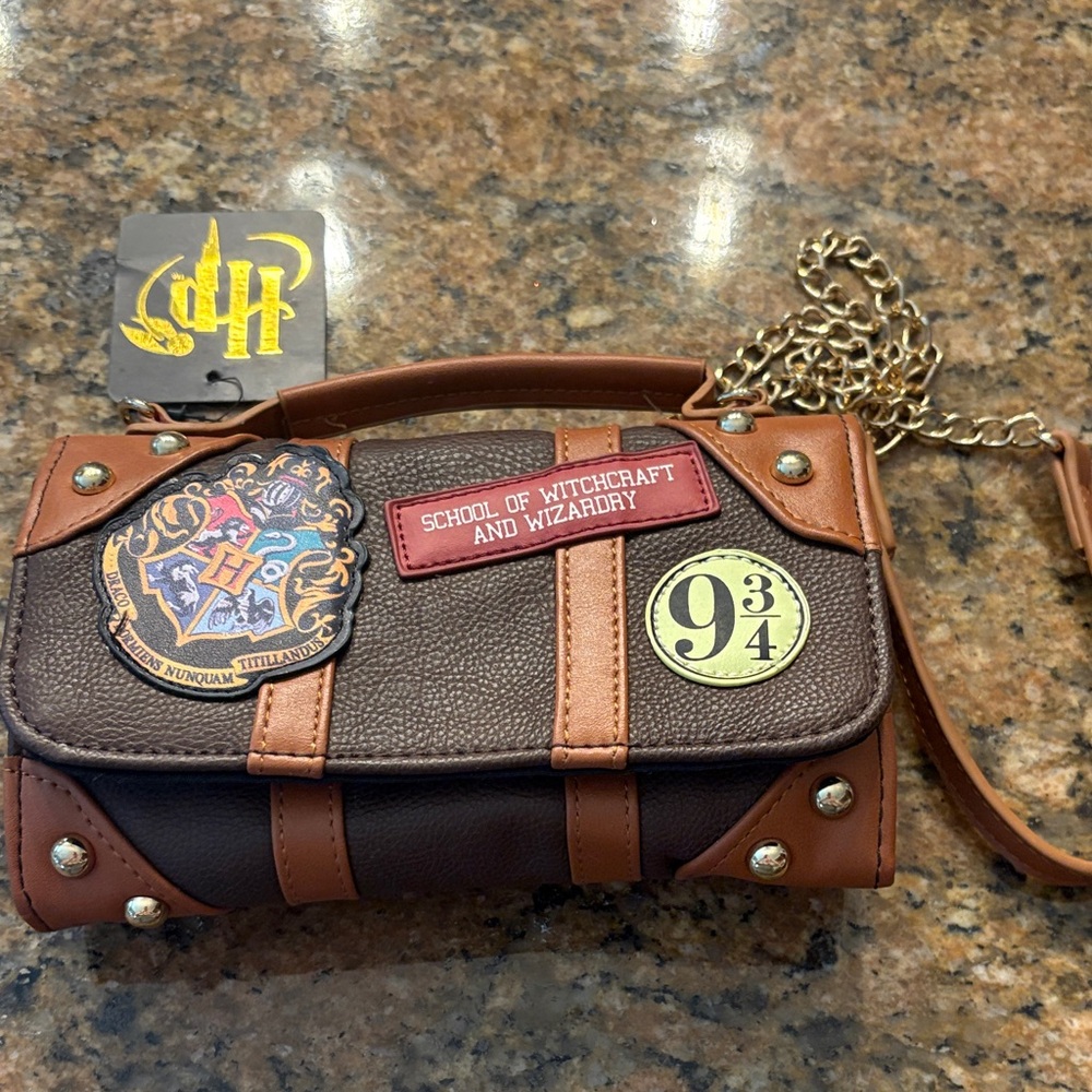 ⭐️⭐️SALE⭐️Harry Potter Purse/wallet NWT